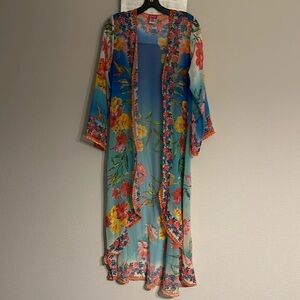Ranee’s Floral cover 
One size 
Didn’t wear.
Cleaning closet 
Smoke & pet free